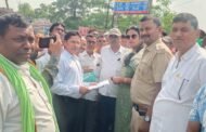 अधिकार की मांग को लेकर झारखंड आंदोलनकारियों ने किया बंद, अधिकारियों से वार्ता के बाद हटा जाम