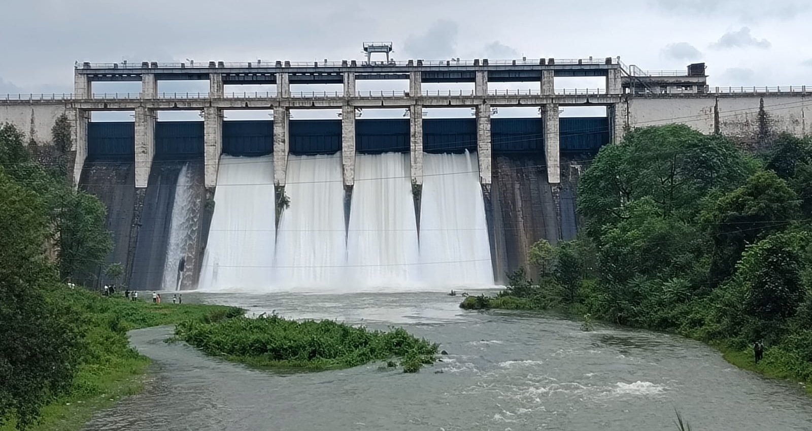 बंगाल की खाड़ी में बने निम्न दबाव का रामगढ़ जिले में व्यापक असर