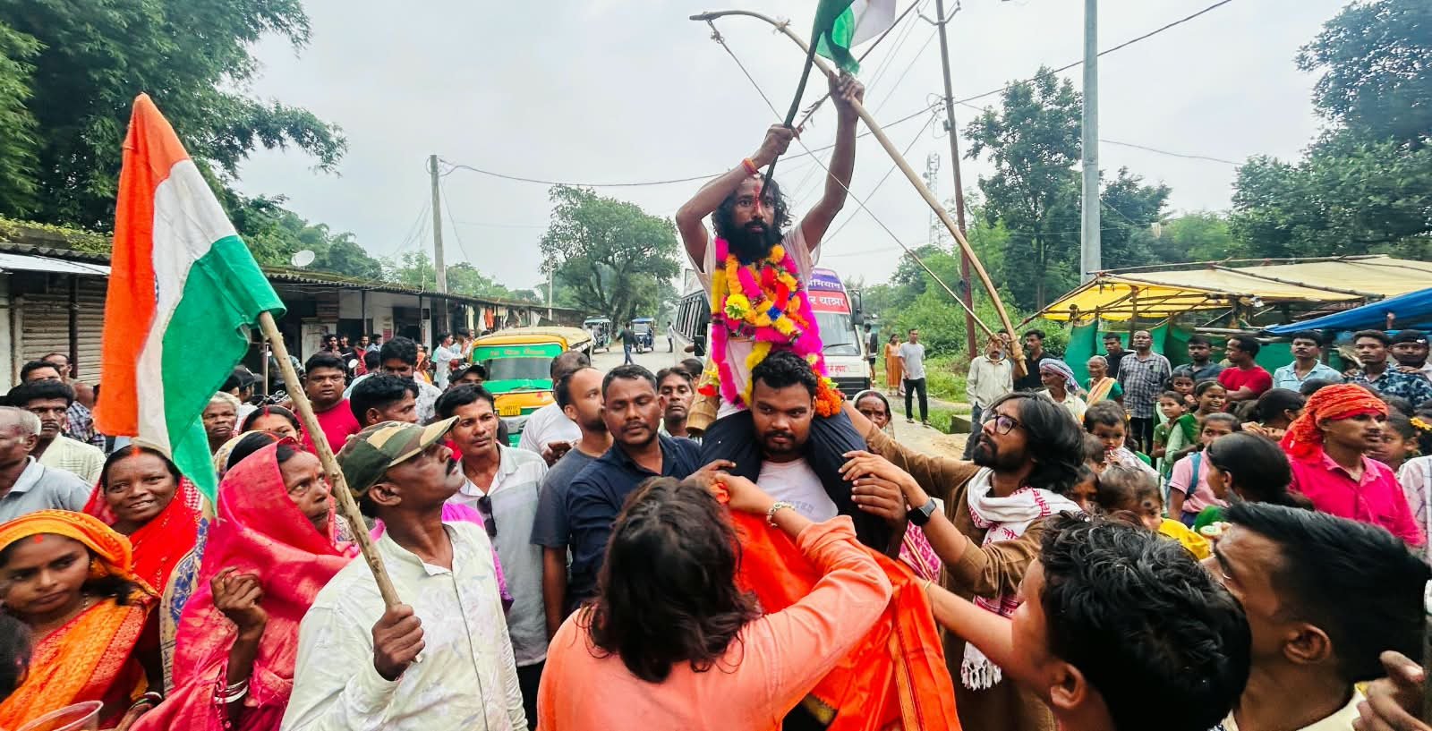 पंच परगना क्षेत्र में देवेंद्र नाथ महतो की छात्र यात्रा