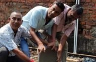 श्रमदान से मजबूत हुई आस्था की नींव, दुर्गा मंदिर की छत ढलाई में उमड़ा जनसहयोग