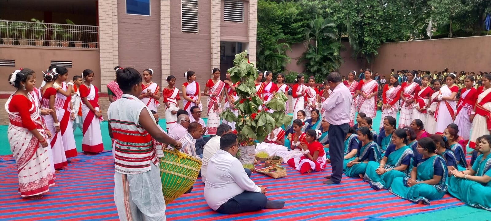 प्रकृति से जुड़ाव की प्रेरणा देता है करमा : प्रवीण राजगढ़िया