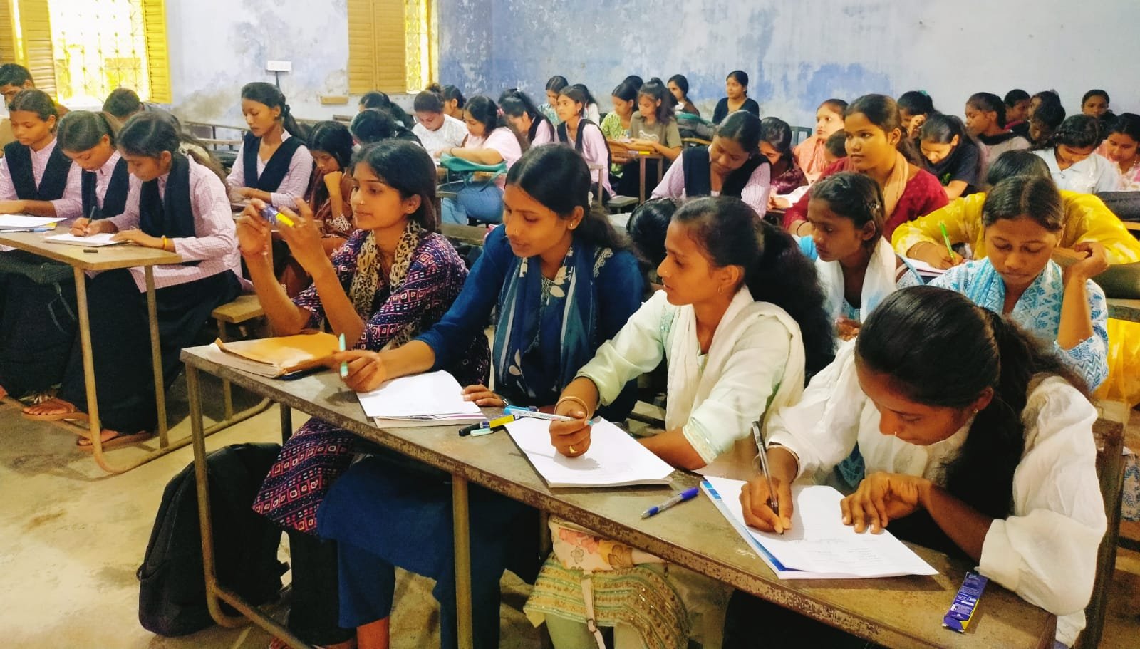 पीटीपीएस कॉलेज में निबंध प्रतियोगिता का हुआ आयोजन