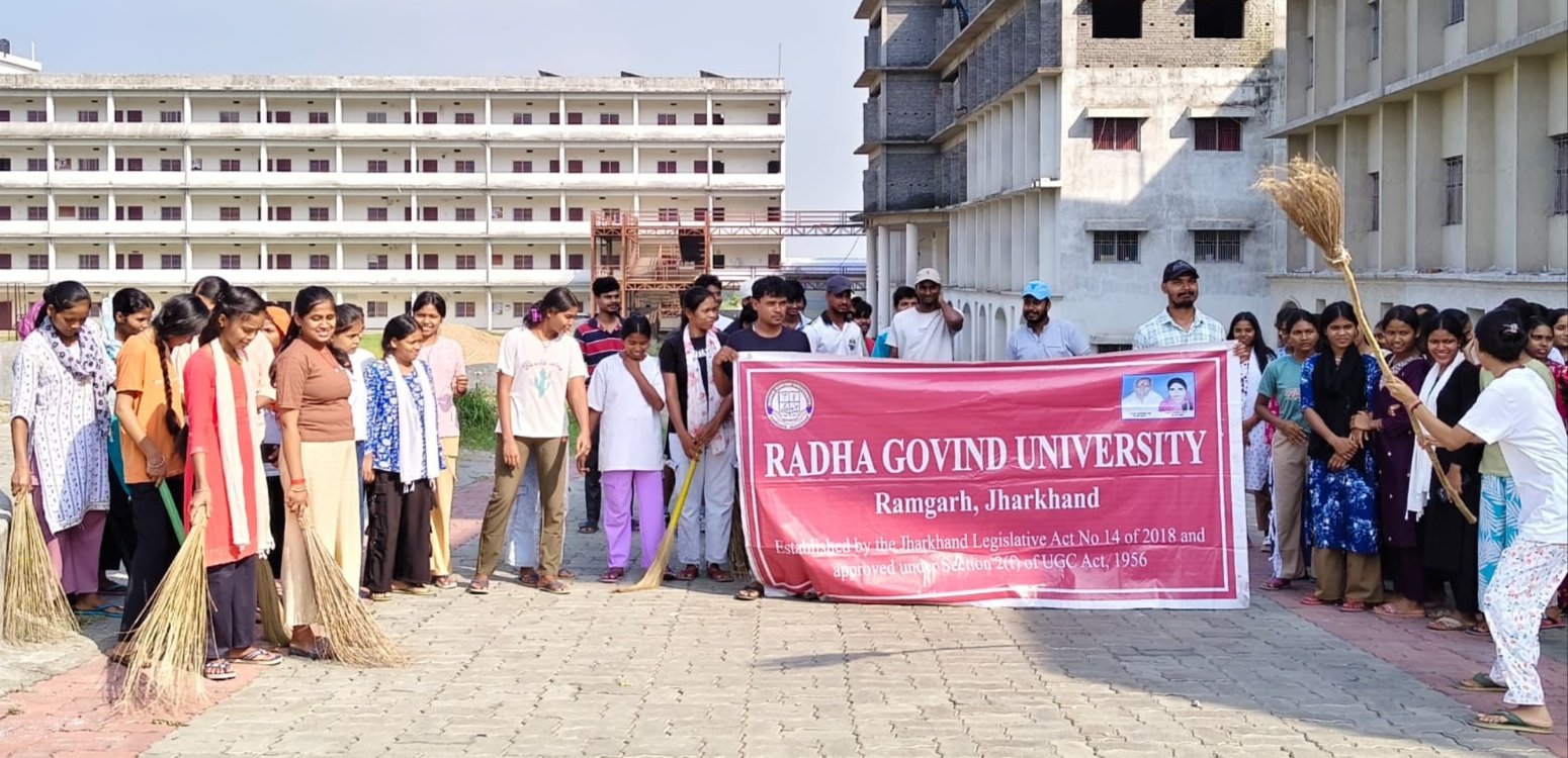 राष्ट्रपिता महात्मा गांधी जयंती पर राधा गोविन्द विश्वविद्यालय में स्वच्छता अभियान