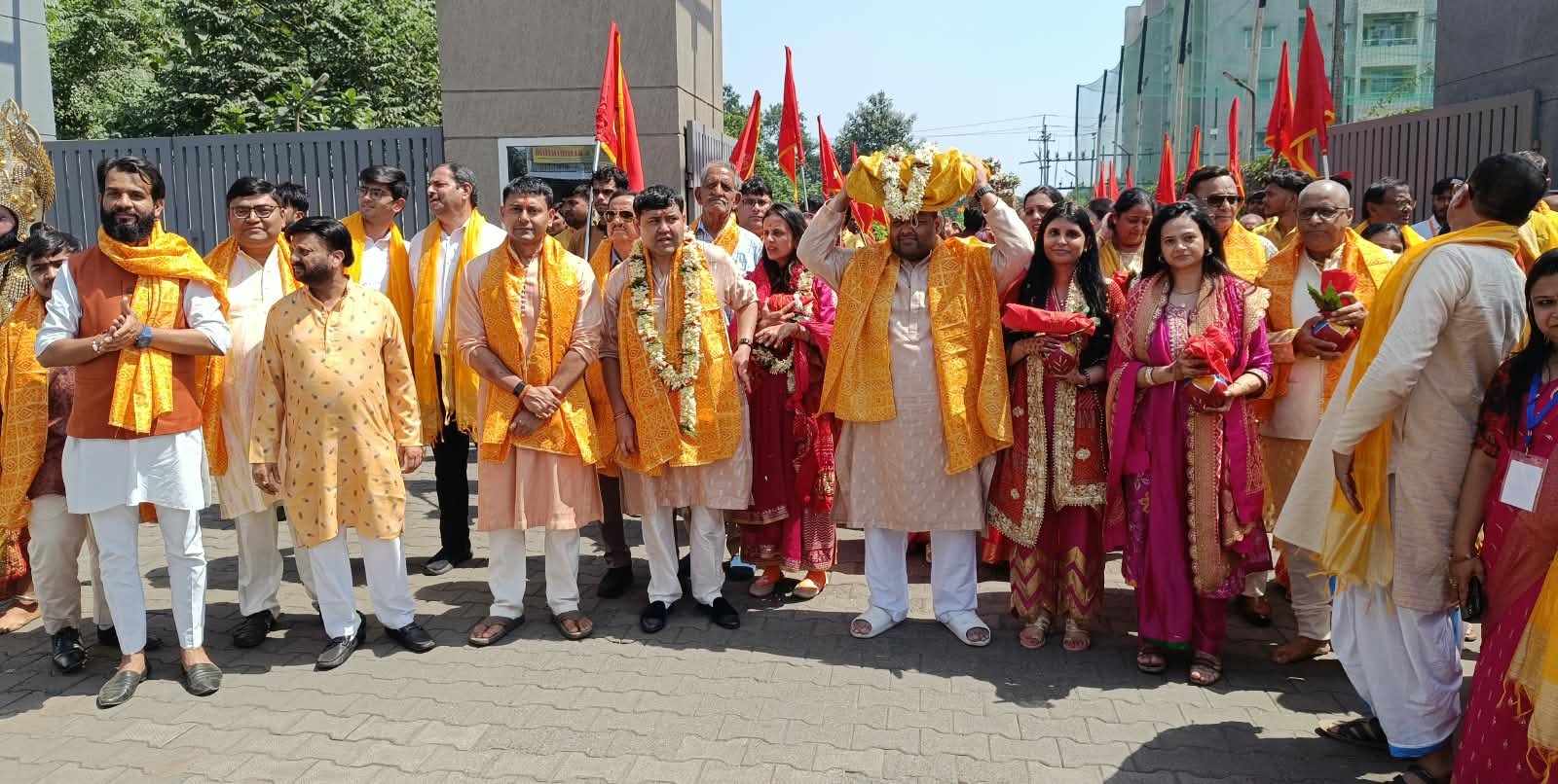 रामगढ़ में श्रीमद्भागवत कथा की कलश यात्रा के साथ हुई शुरुआत