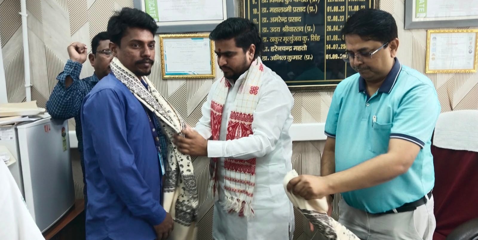 राज्य स्तरीय दिशा समिति के सदस्य ने सदर अस्पताल रामगढ़ का किया निरीक्षण