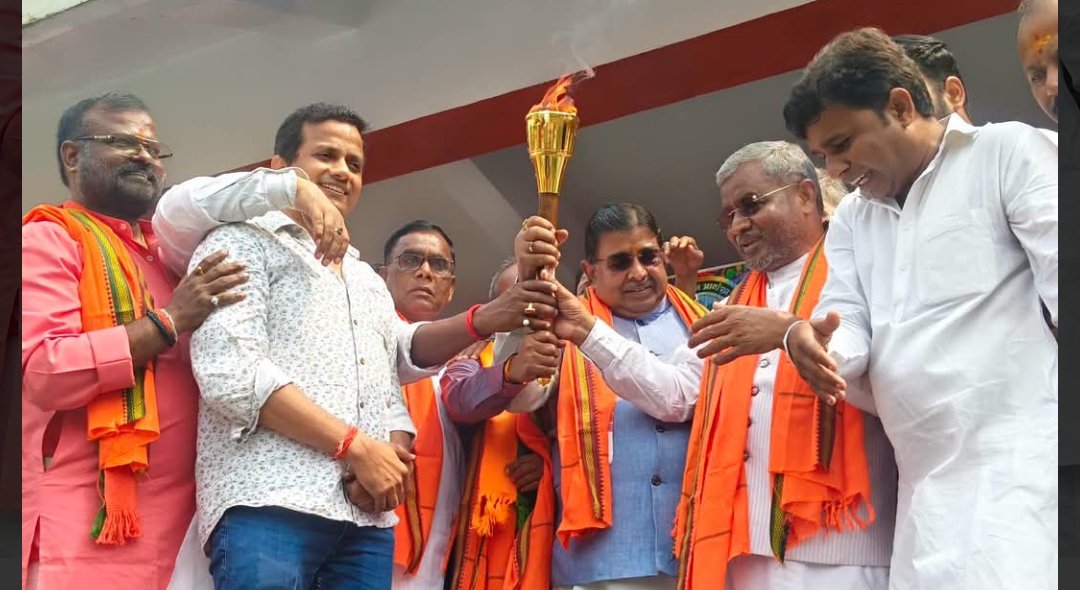 ​गिरिडीह में भाजपा की 'सेवा ज्योति यात्रा',निकला मशाल जुलूस