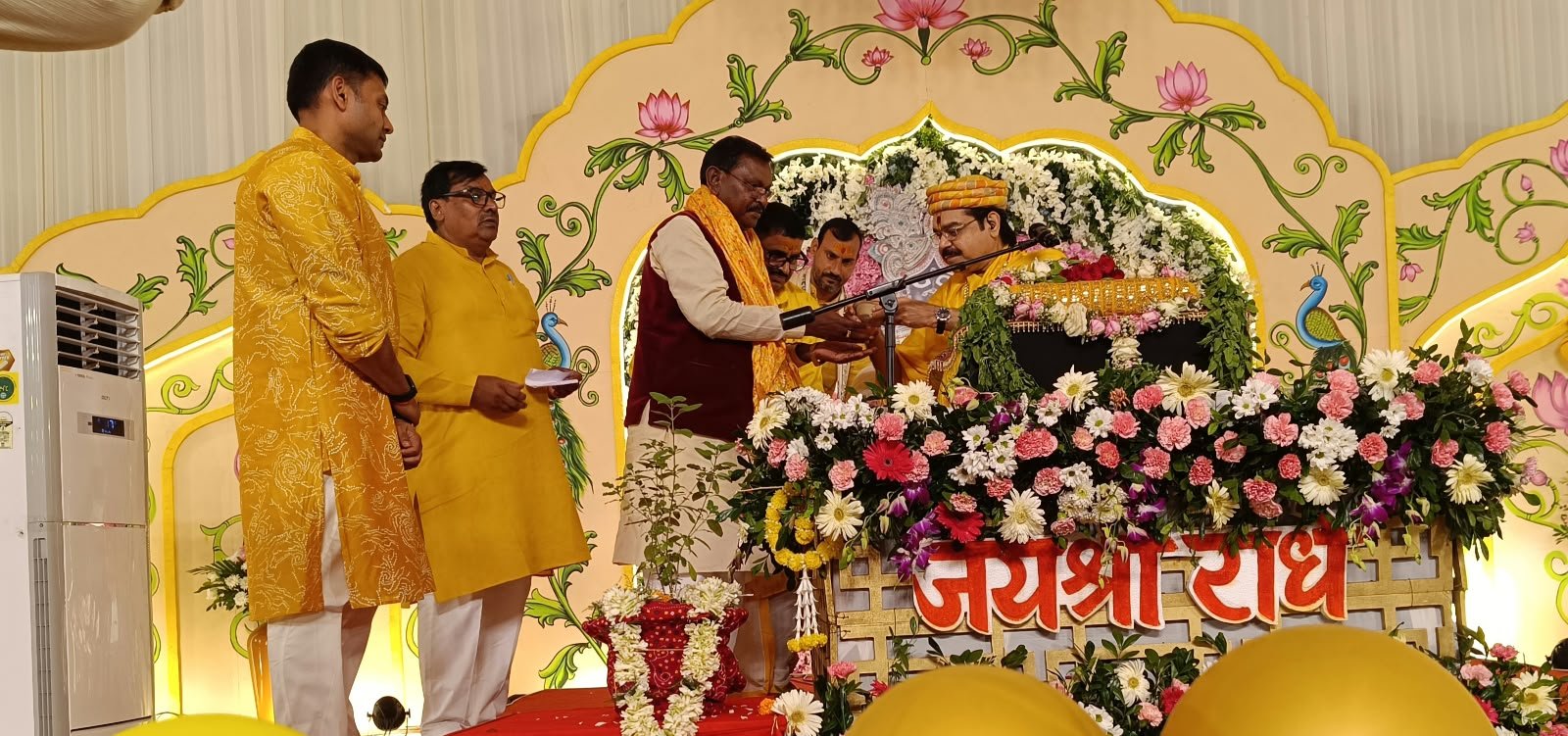 “नंद के आनंद भयो, जय कन्हैया लाल की” से गूंजा कथा पंडाल