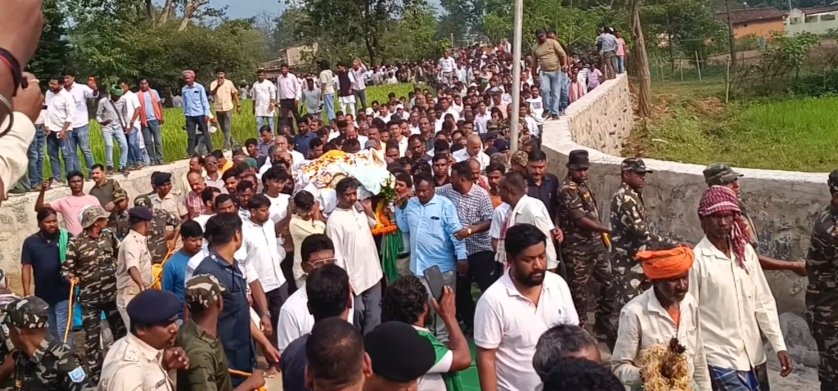 मुख्यमंत्री के माता के अंतिम संस्कार मैं दिखा जनसैलाब