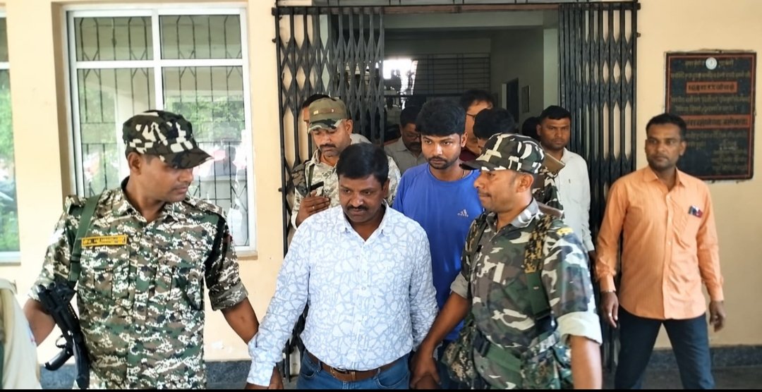 चतरा में एसीबी की कार्रवाई: एसडीओ ऑफिस का लिपिक 10 हजार रुपये रिश्वत लेते रंगेहाथ गिरफ्तार