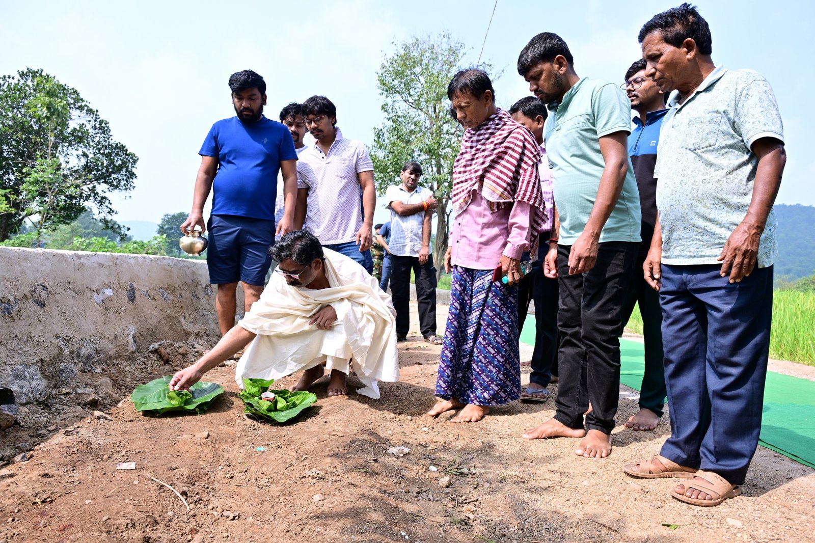 मुख्यमंत्री हेमंत सोरेन पुत्र होने का रस्म कर रहे अदा
