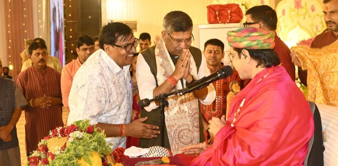गोवर्धन लीला,श्रीकृष्ण-रुक्मिणी विवाह और महारास के प्रसंगों से भक्तिमय हुआ भागवत कथा पंडाल