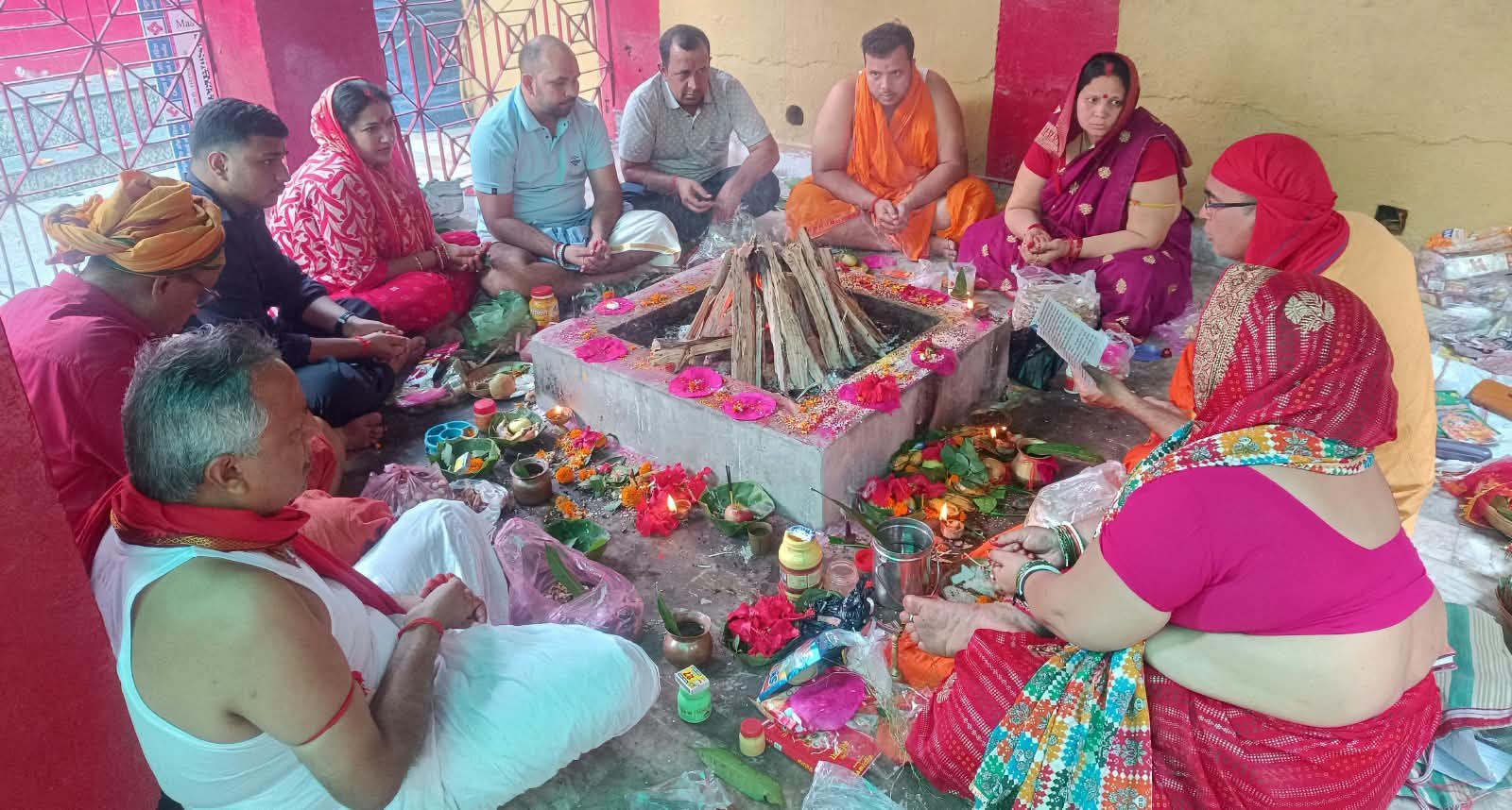 ‎शारदीय नवरात्र का पहला दिन:मां शैलपुत्री की हुई पूजा