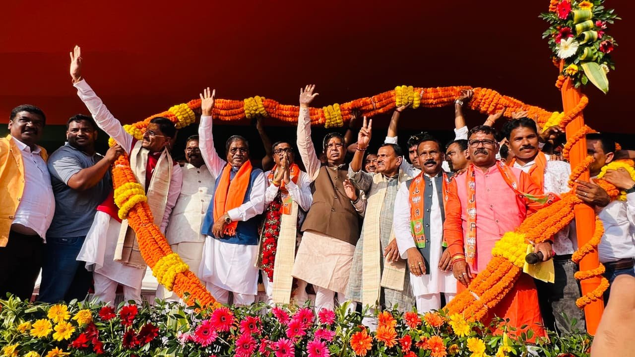 झारखंड में आजसू को लगा जोर का झटका