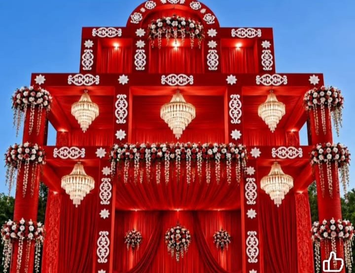 शहर के विकास नगर में धूमधाम से दुर्गा पूजा की चल रही तैयारी