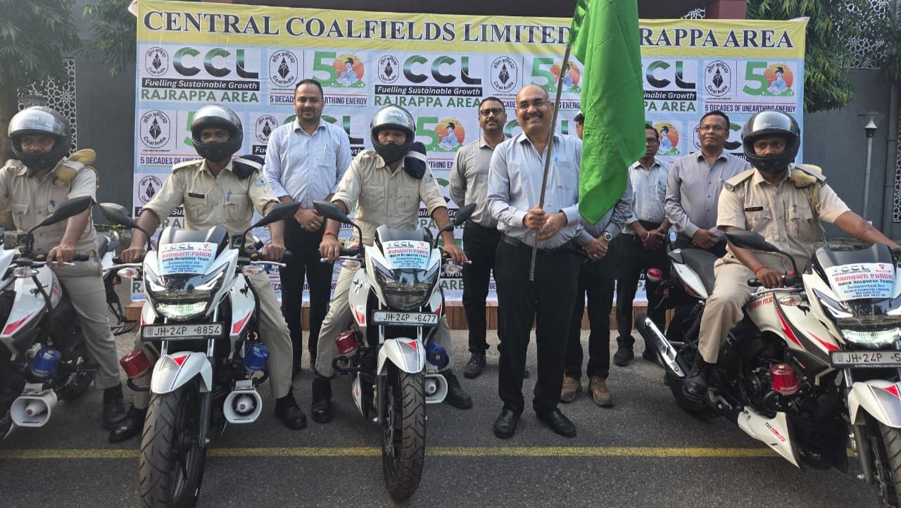 सीसीएल रजरप्पा क्षेत्र ने रामगढ़ पुलिस को सौंपीं 08 पेट्रोलिंग बाइक