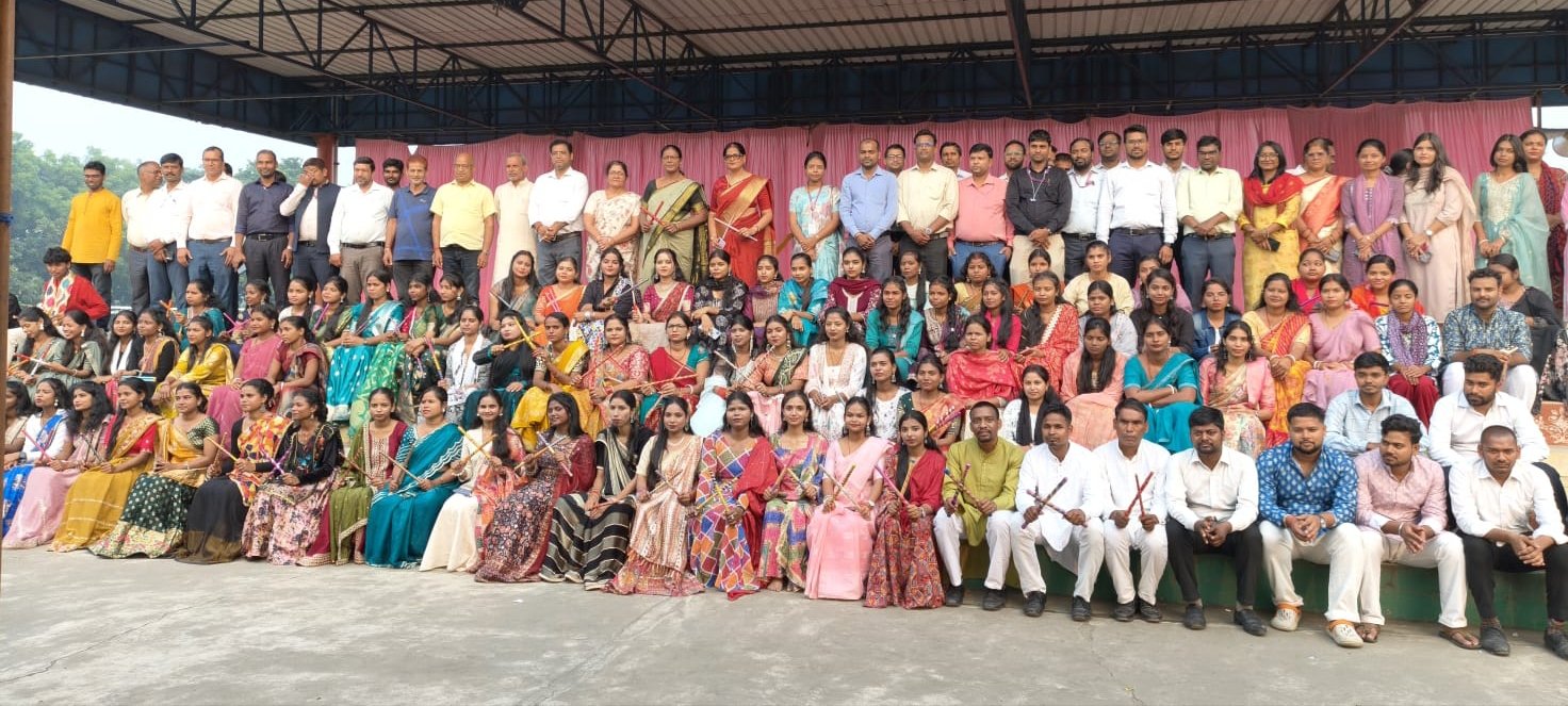 राधा गोविन्द विश्वविद्यालय में डांडिया महोत्सव की धूम