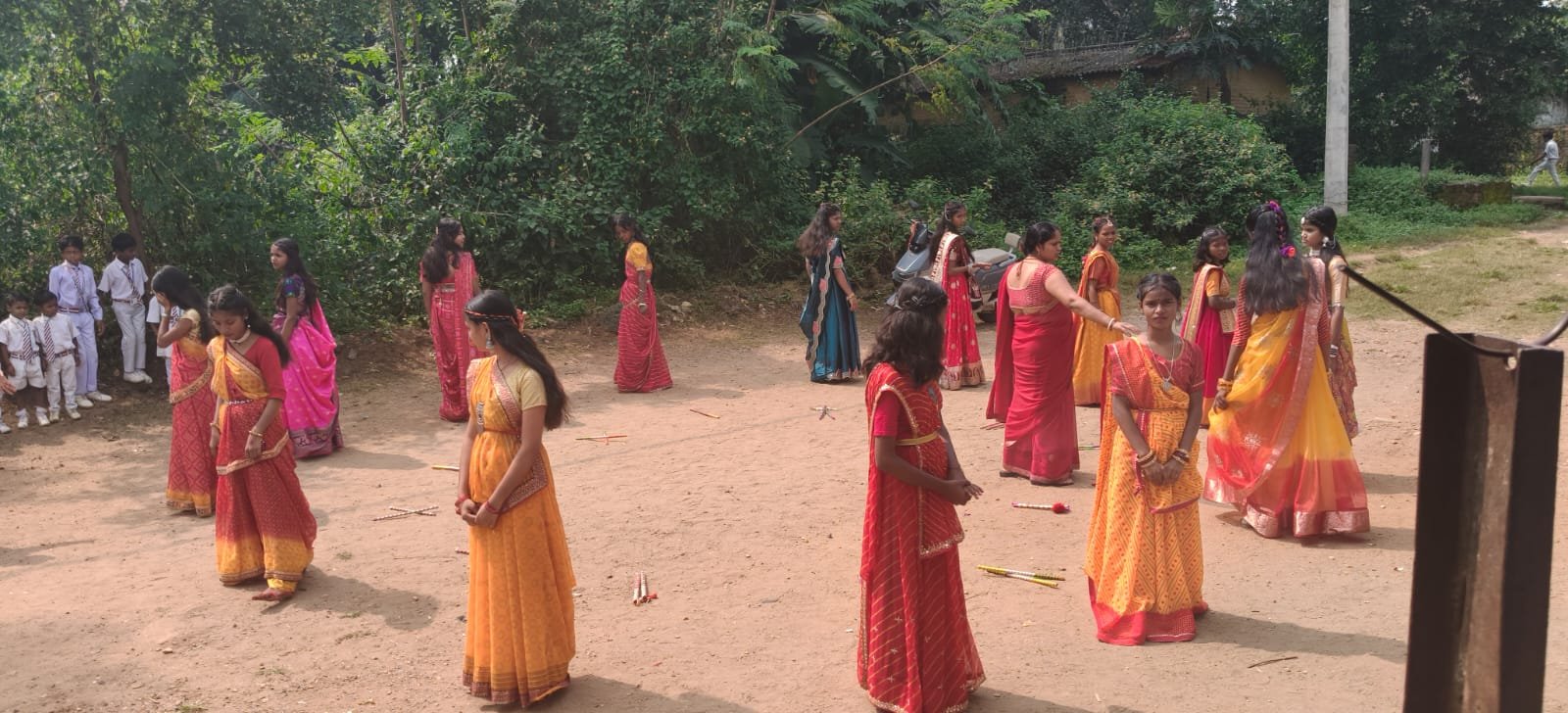 सरस्वती शिशु विद्या मंदिर, पतरातु थर्मल में दुर्गा रूप एवं थाल सज्जा प्रतियोगिता का भव्य आयोजन
