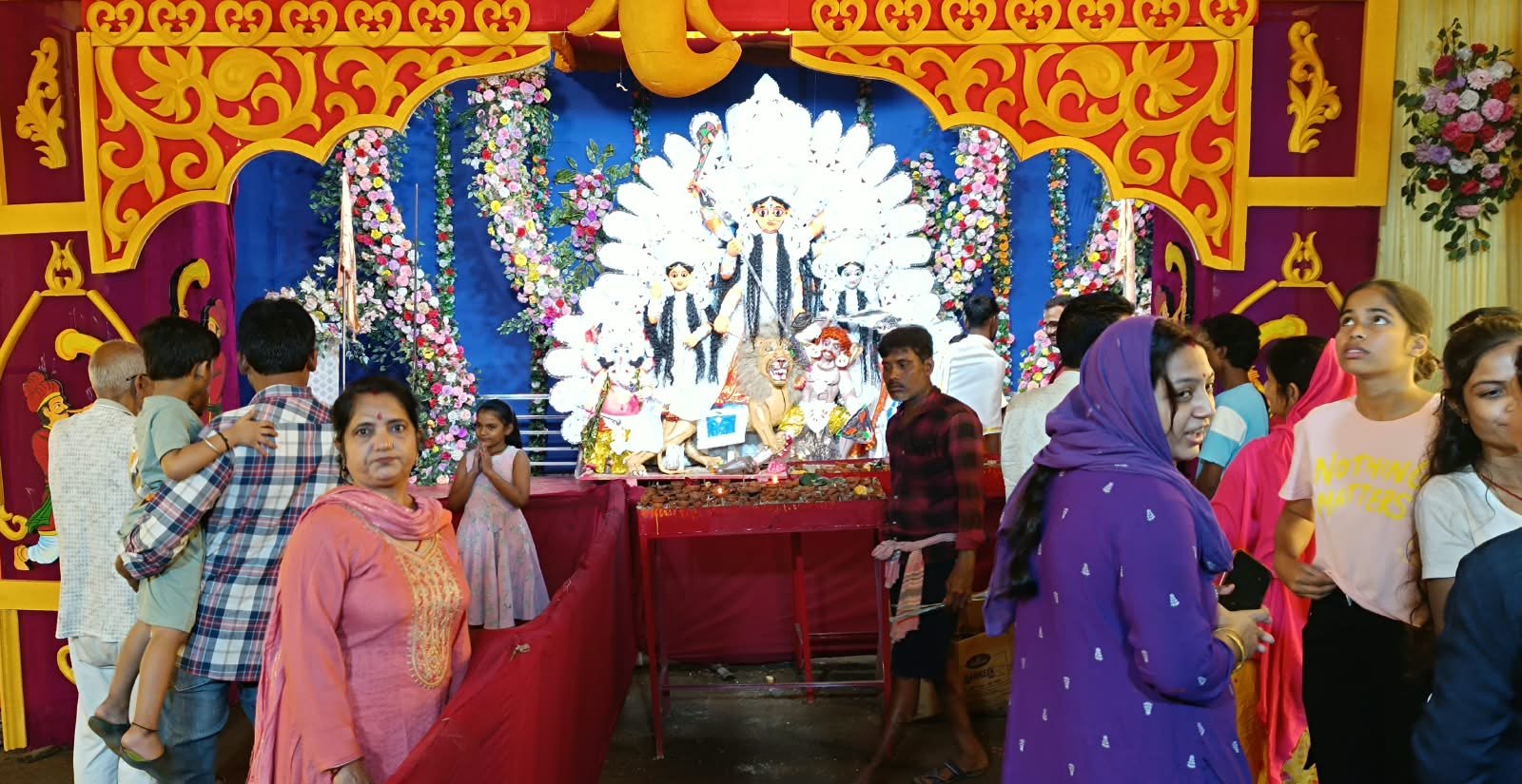 ‎शारदीय नवरात्र सातवें दिन मां कालरात्रि की हुई पूजा अर्चना