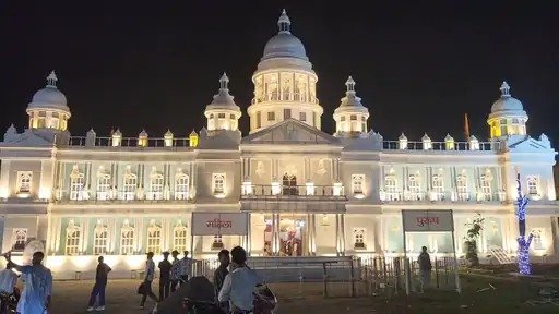 हजारीबाग में मैसूर के ललित महल पैलेस जैसा पंडाल
