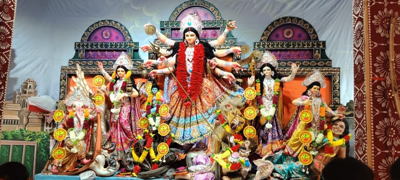 महिषासुर वध देखने के लिए श्रद्धालुओं की आने लगी है भीड़