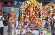 मां दुर्गा का पट खुलते ही पूजा पंडाल में उमड़ने लगी श्रद्धालुओं की भीड़