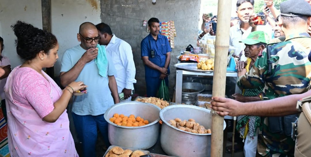 मुख्यमंत्री हेमन्त सोरेन ने कसमार-बरलंगा निर्माणाधीन मुख्य सड़क का किया निरीक्षण