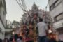 श्रद्धालुओं ने नम आंखों से मां दुर्गे की प्रतिमा का पवित्र जलाशयों में किया विसर्जन