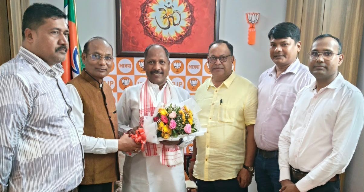 मूलवासी सदान मोर्चा के अध्यक्ष ने भाजपा के संगठन मंत्री से शिष्टाचार मुलाकात की