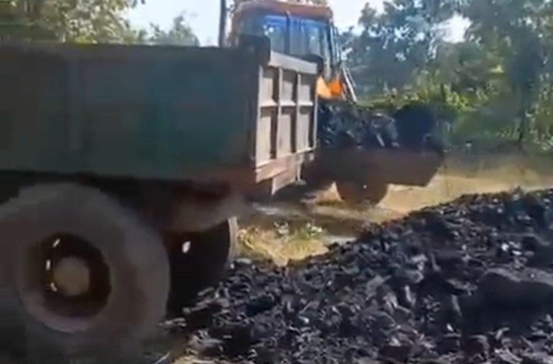 सीआईएसएफ की सतर्कता से फेल हुआ कोयला तस्करी का प्लान,महुआटांड़ में कोयला लूट की छूट