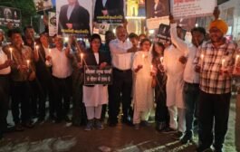 अनुष्का के हत्यारे की गिरफ्तारी एवं फांसी की सजा को लेकर कैंडल मार्च निकला गया