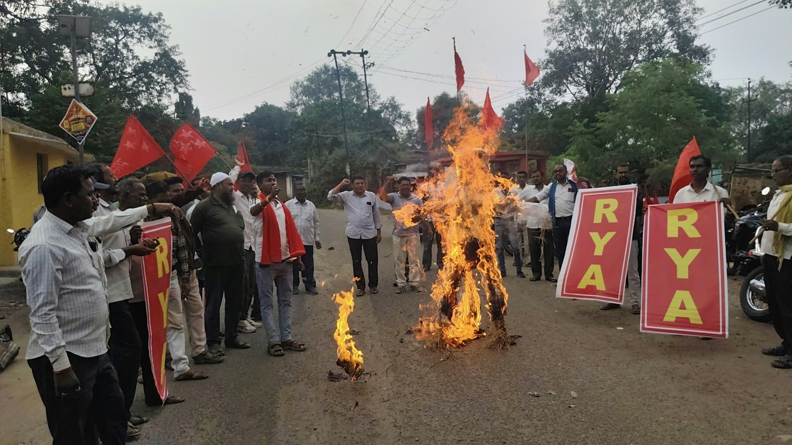 एसआईआर रद्द करने और मुख्य चुनाव आयुक्त ज्ञानेश कुमार के इस्तीफे की मांग