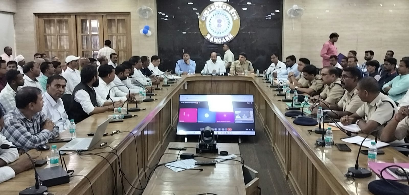 आगामी दुर्गा पूजा को लेकर जिला स्तरीय शांति समिति की बैठक आयोजित