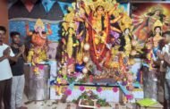 मां दुर्गा का पट खुलते ही पूजा पंडाल में उमड़ने लगी श्रद्धालुओं की भीड़