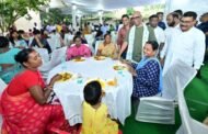 मुख्यमंत्री की मां के संस्कार भोज में उमड़ी हजारों की भीड़