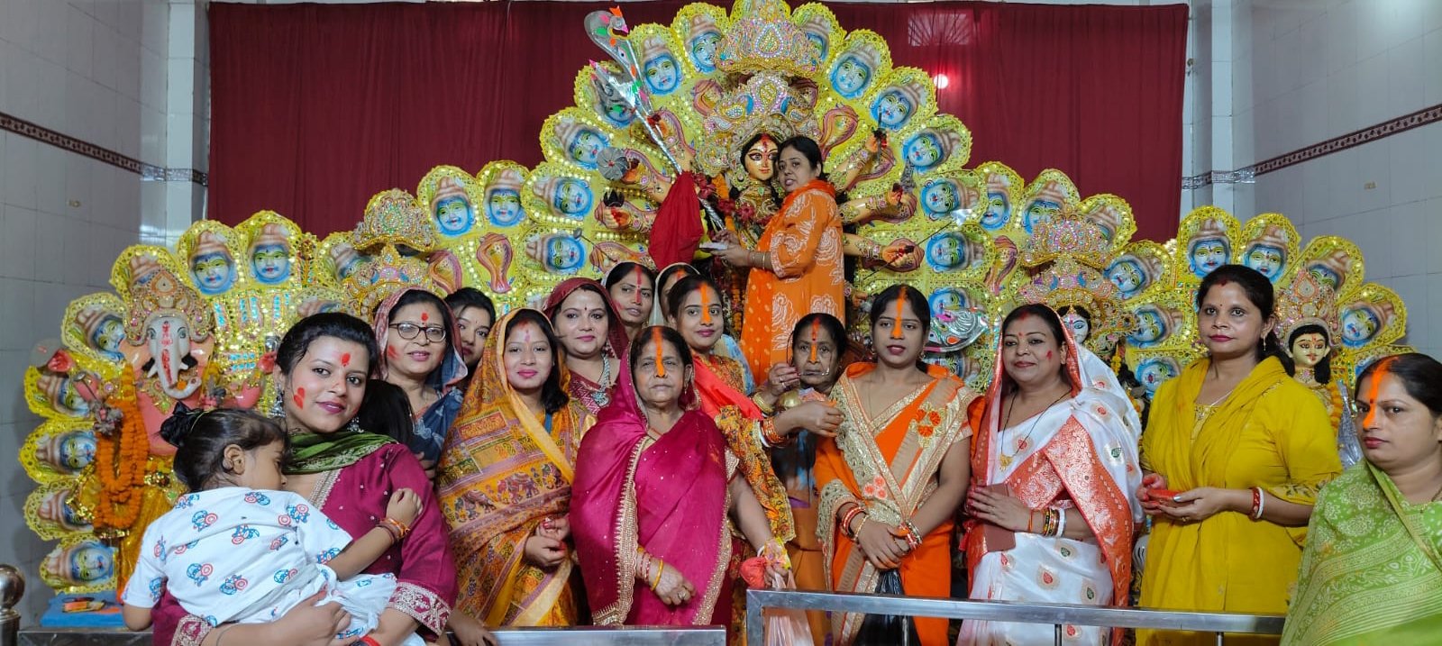 रामगढ़ में विजयदशमी पर मां दुर्गा की विदाई महिलाओं ने खेला सिंदूर खेला