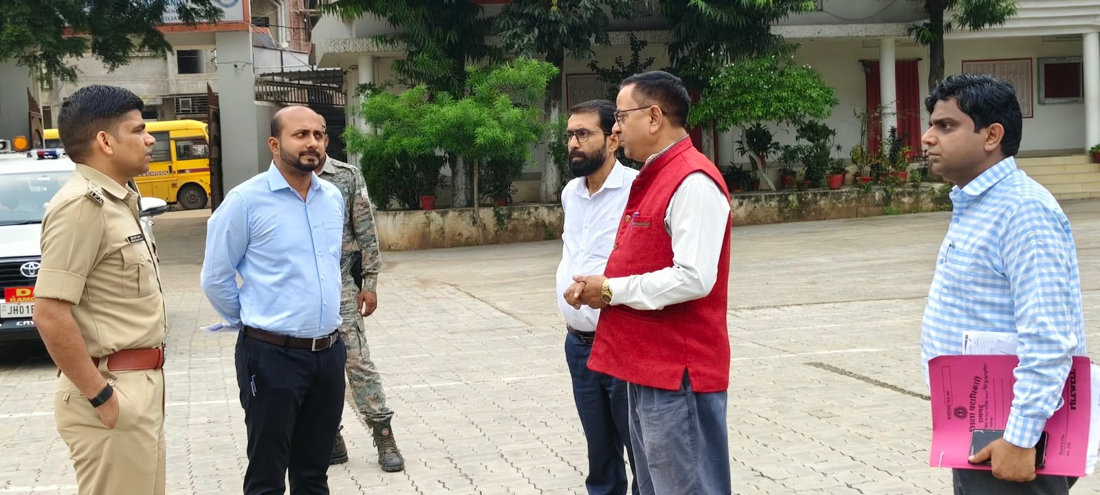 झारखंड शिक्षक पात्रता परीक्षा (जेटेट) 2026 के सफल, शांतिपूर्ण एवं कदाचारमुक्त आयोजन को लेकर डीसी एवं एसपी ने परीक्षा केंद्रों का किया निरीक्षण